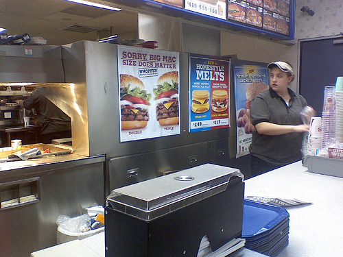 restaurants cut hours to avoid paying benefits