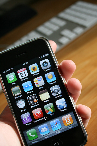 smartphone-hand