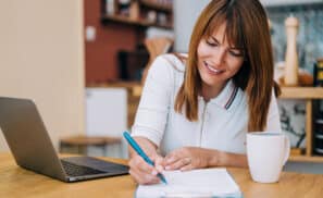 women with cheat sheet