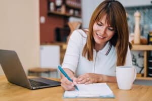 women with cheat sheet